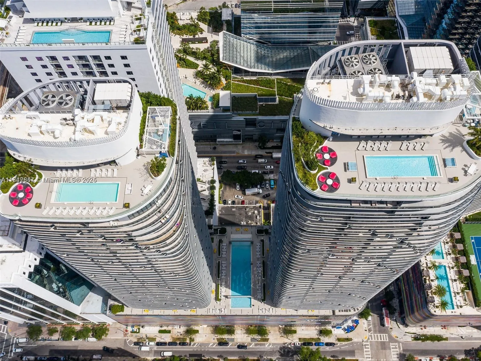 2 bedroom 2 bath for sale at 45 SW 9th St # 4703, Miami FL 33130