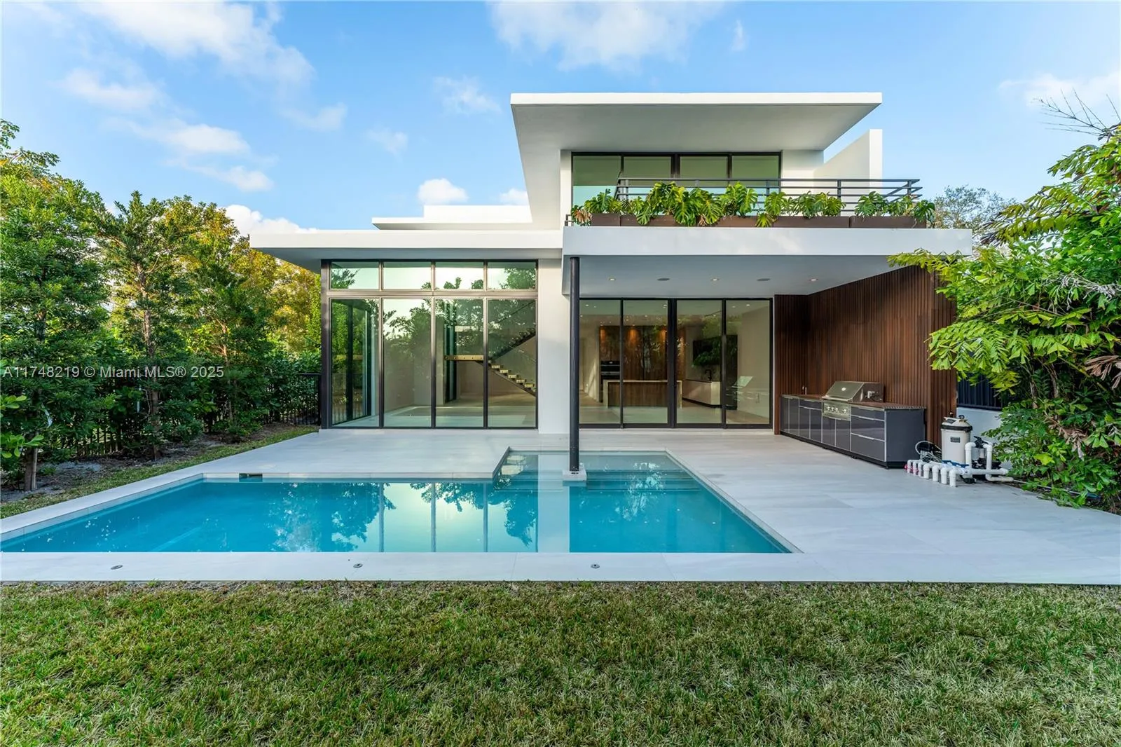 168 SW 20th Rd, Miami FL 33129