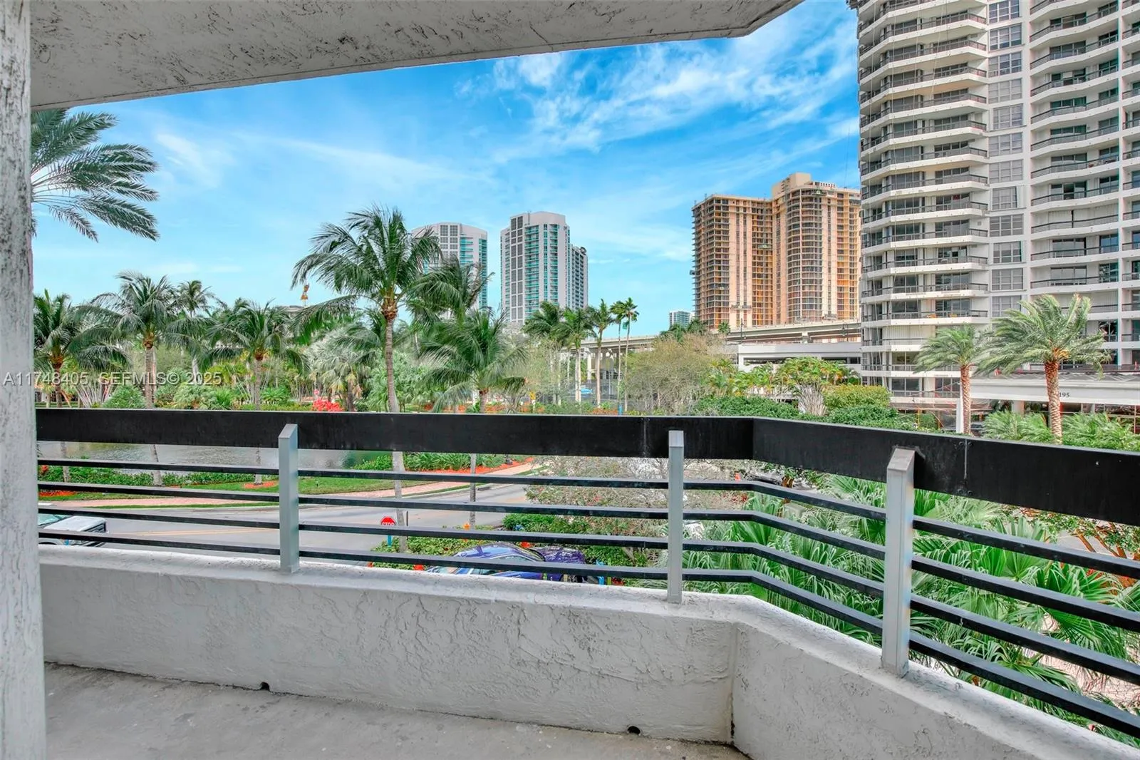 2 bedroom 2 bath for sale at 19101 NE 36th Ct # 307, Aventura FL 33180