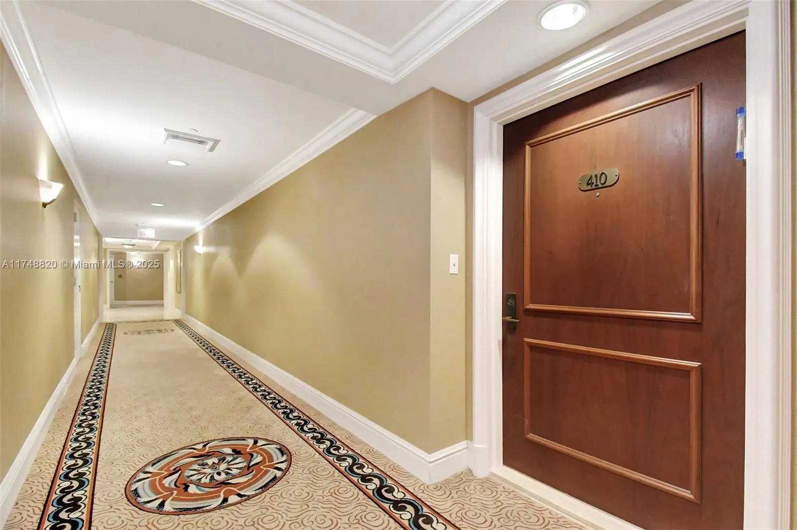 2000 ISLAND Blvd # 410, Aventura FL 33160