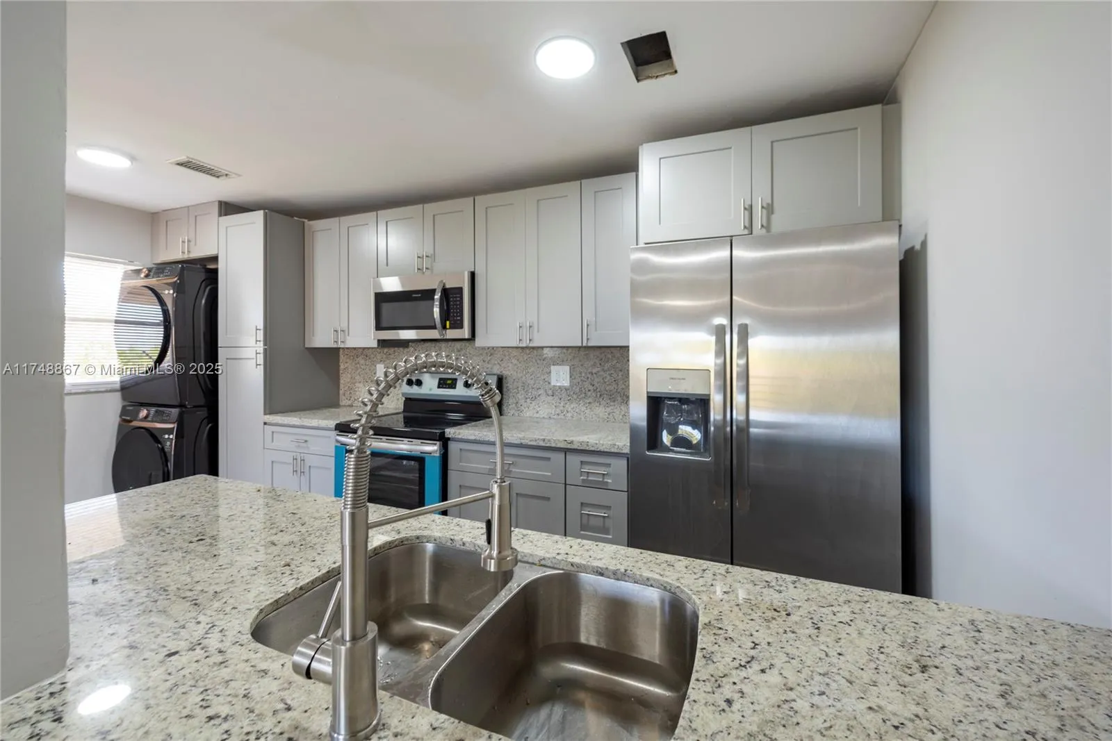 4111 Stirling Rd # 509, Dania Beach FL 33314