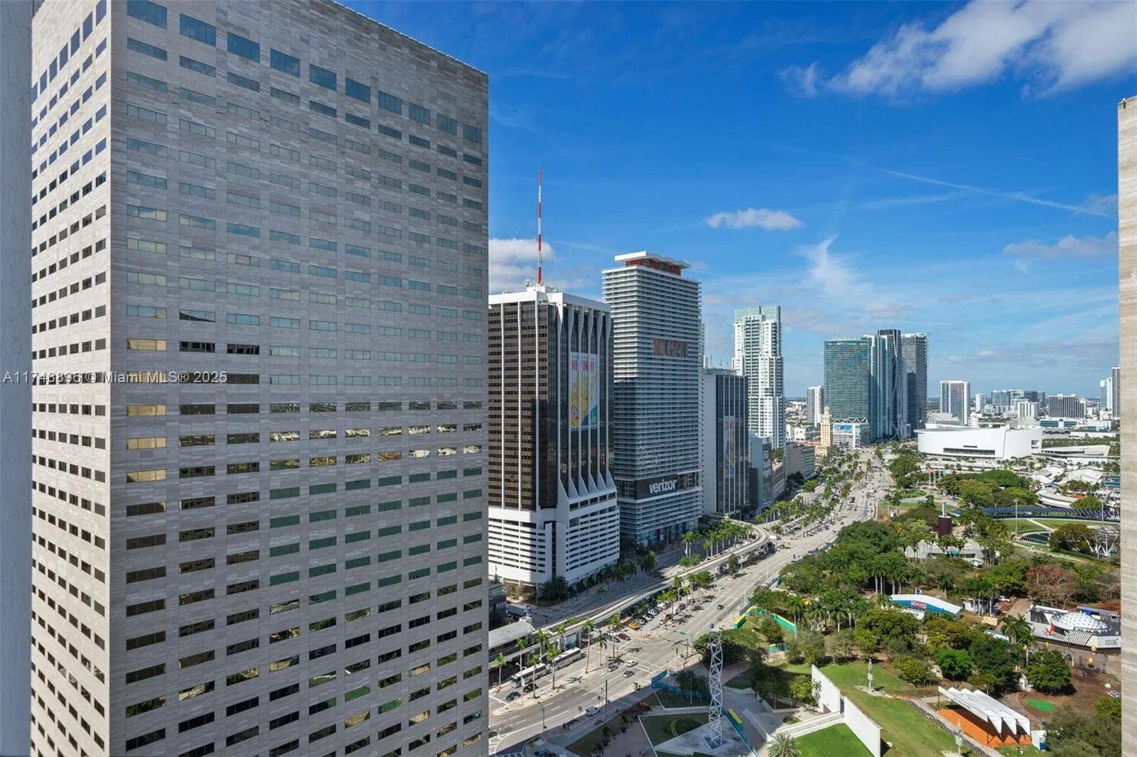 1 bedroom 1 bath for sale at 335 S Biscayne Blvd # 2402, Miami FL 33131