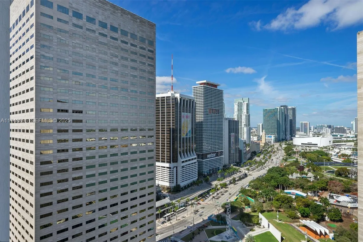 335 S Biscayne Blvd # 2402, Miami FL 33131