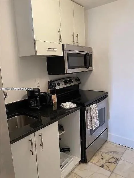 801 8th St # 104, Miami Beach FL 33139