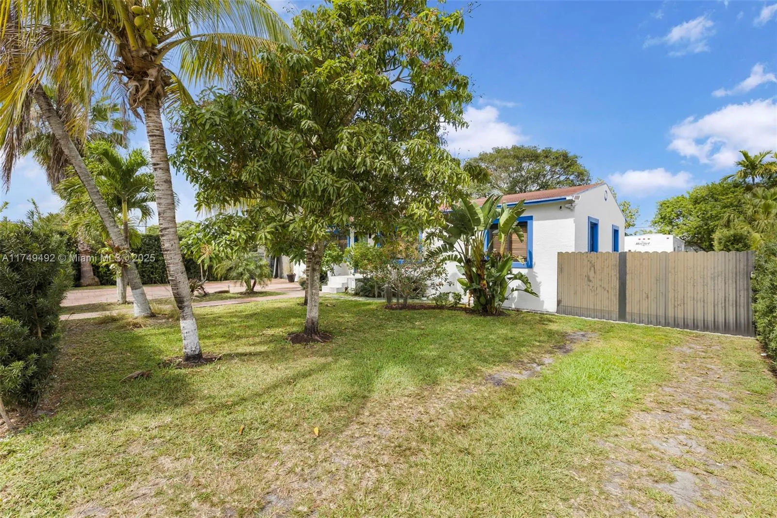 281 NW 147th St, Miami FL 33168