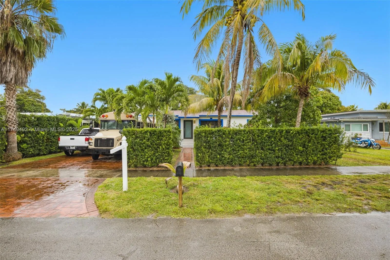 281 NW 147th St, Miami FL 33168