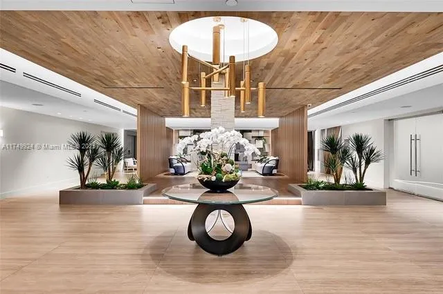 2301 Collins Ave, Miami Beach FL 33139