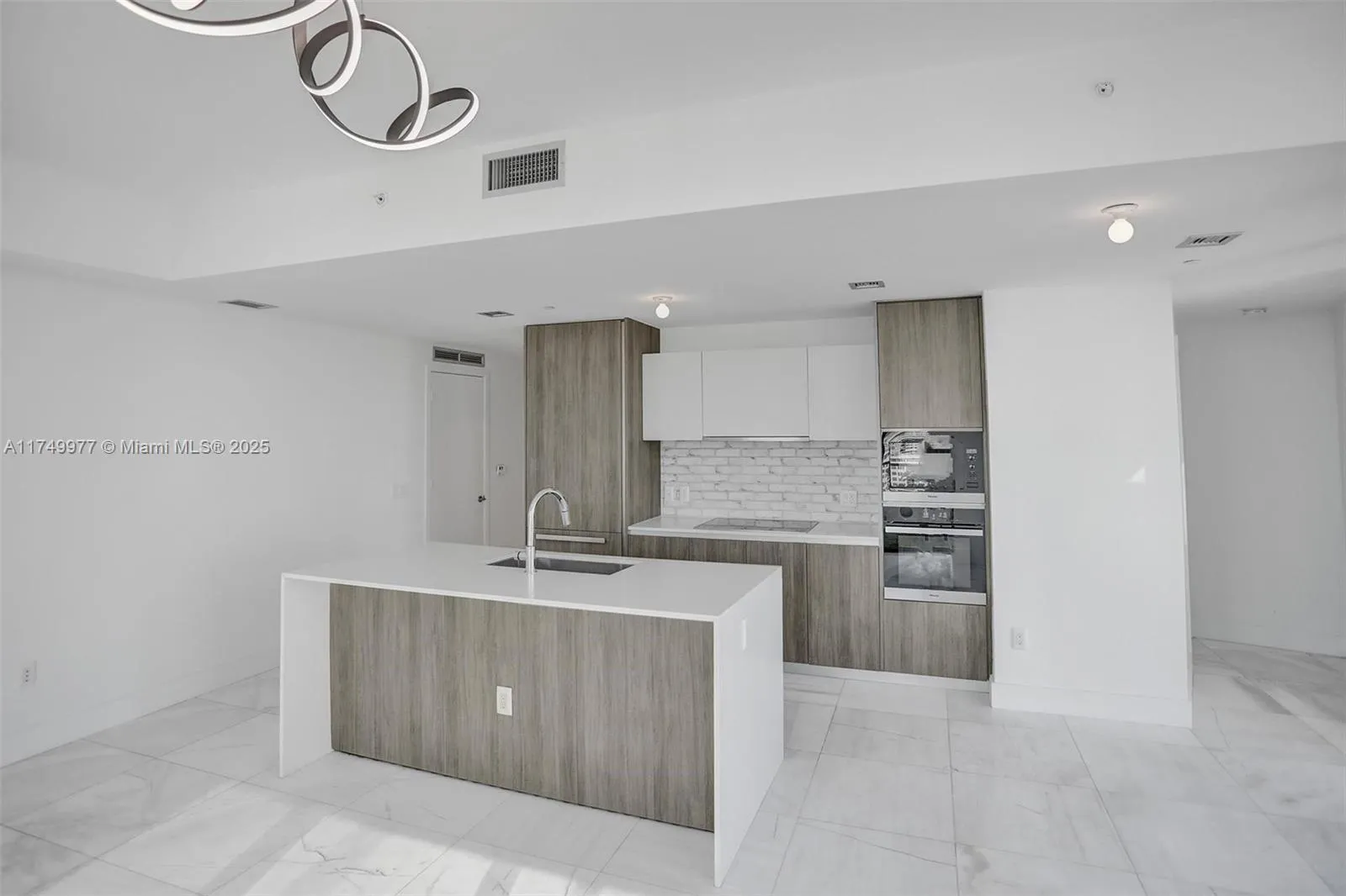 2900 NE 7th Ave # 1601, Miami FL 33137