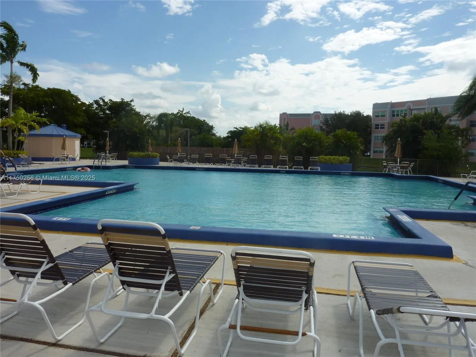 10123 Sunrise Lakes Blvd # 104, Sunrise FL 33322