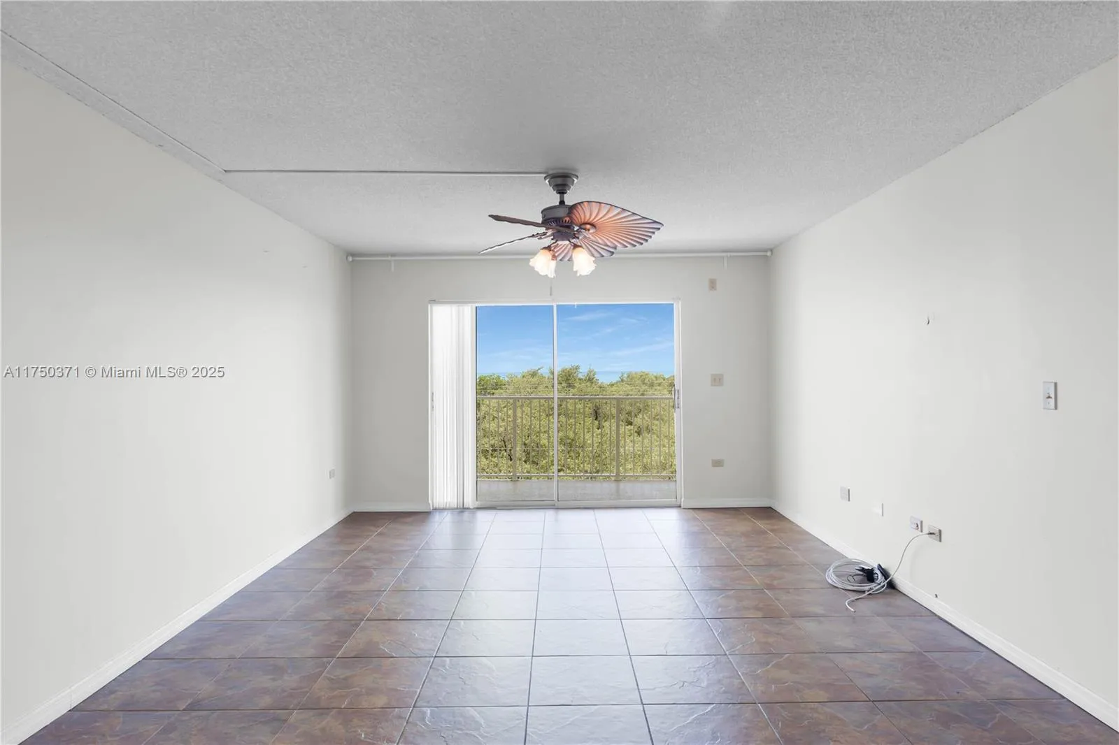 200 Wrenn St # 405, Plantation Key FL 33070