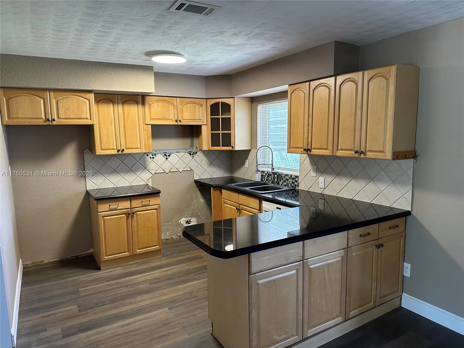 3050 NE 8th Ave, Pompano Beach FL 33064