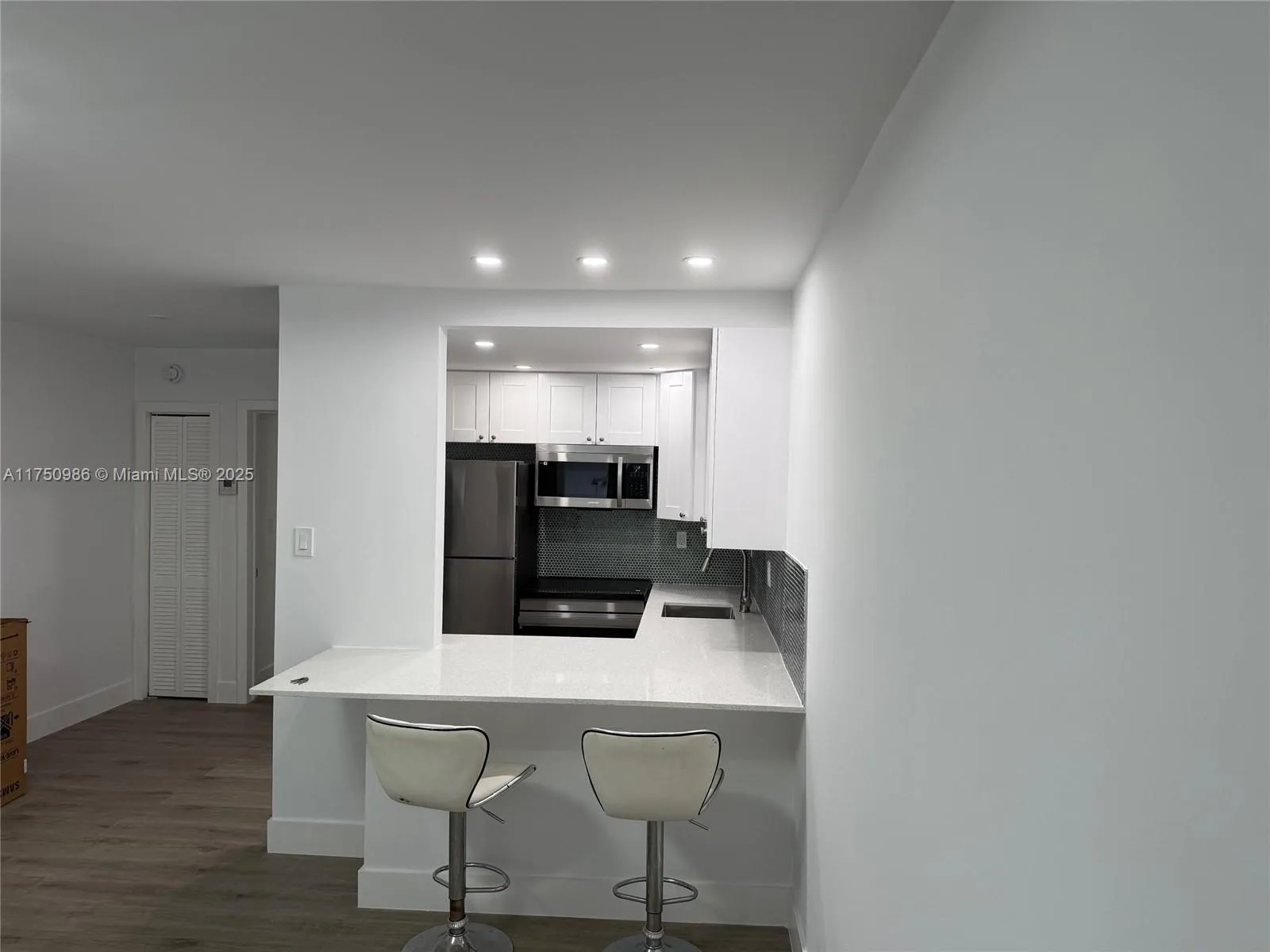 1 bedroom 1 bath for sale at 926 Michigan Ave # 12, Miami Beach FL 33139