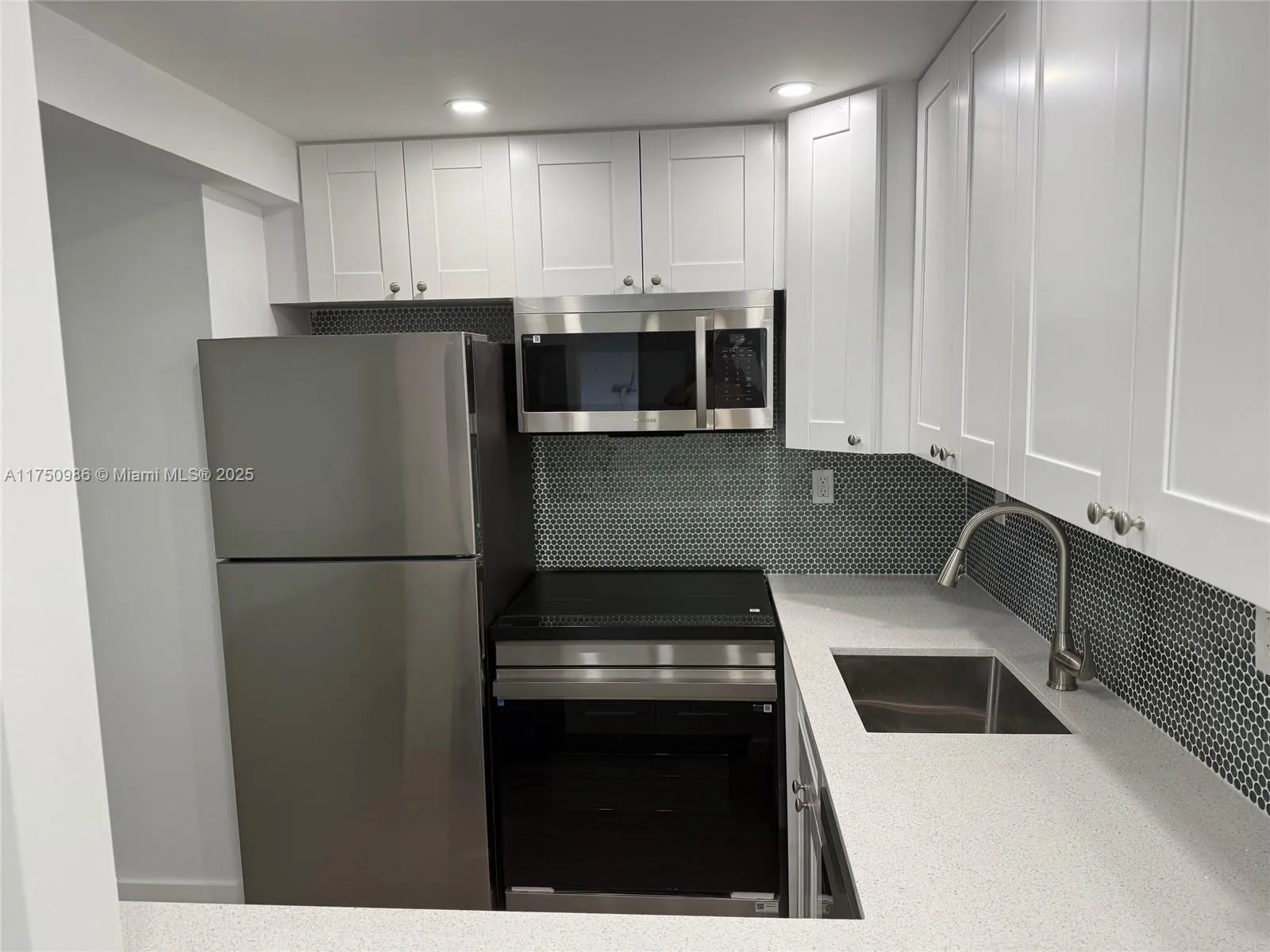 926 Michigan Ave # 12, Miami Beach FL 33139