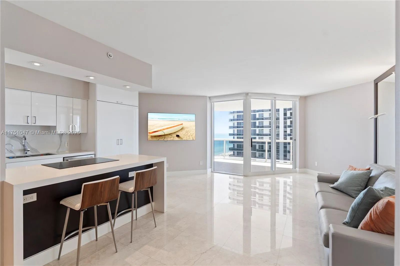 4779 Collins Ave # 2204, Miami Beach FL 33140