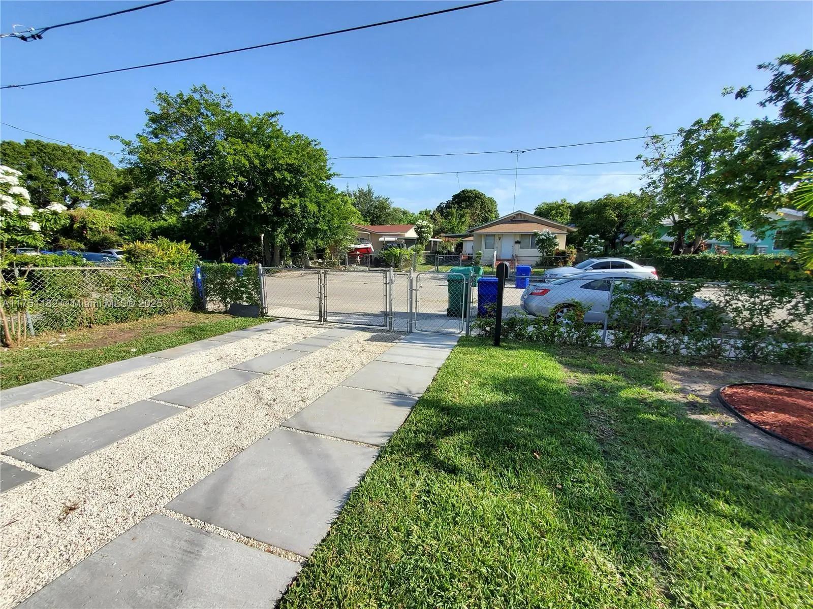 70 NW 33rd St, Miami FL 33127