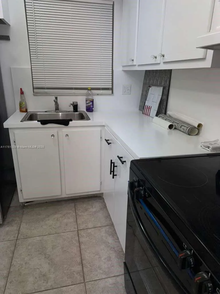 8450 Sunrise Lakes Blvd # 306, Sunrise FL 33322