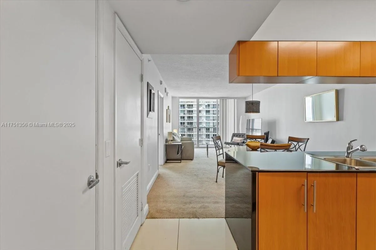 1 bedroom 1 bath for sale at 1750 N Bayshore Dr # 4809, Miami FL 33132