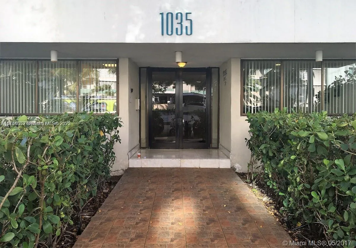 1 bedroom 1 bath for sale at 1035 West Ave # 708, Miami Beach FL 33139