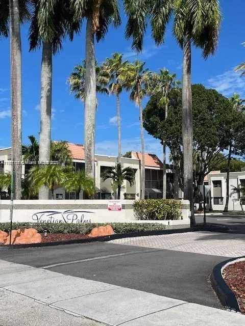 3 bedroom 2 bath for sale at 7925 SW 104th St # 202E, Miami FL 33156