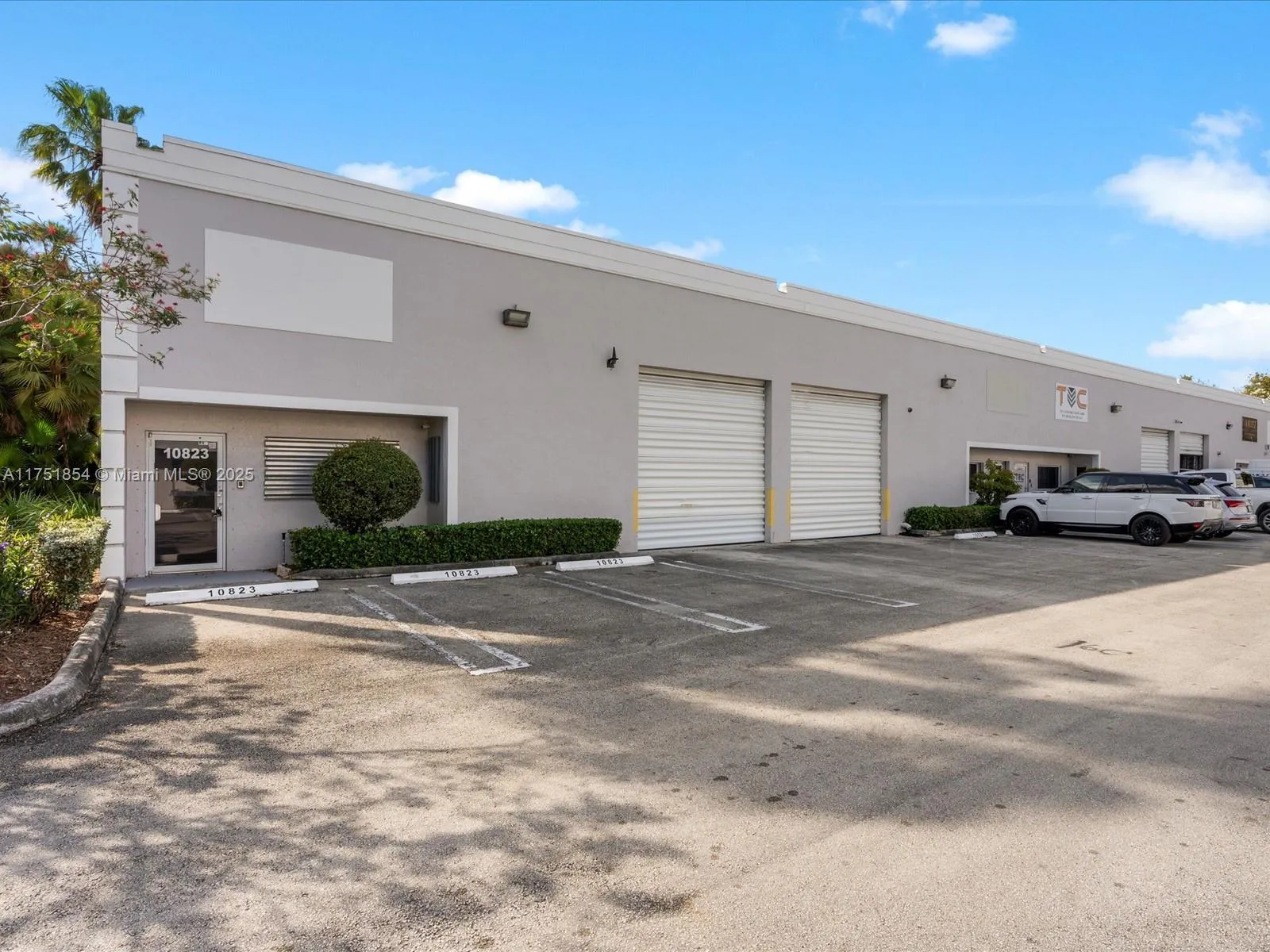 10823 NW 29th St, Doral FL 33172