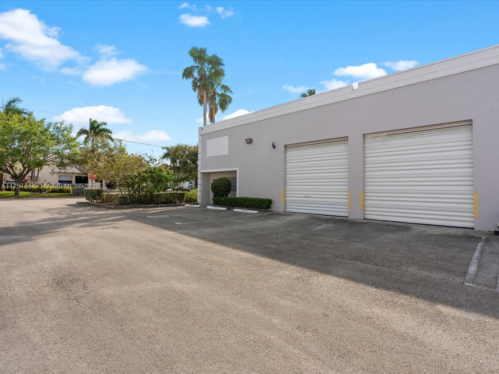 10823 NW 29th St, Doral FL 33172