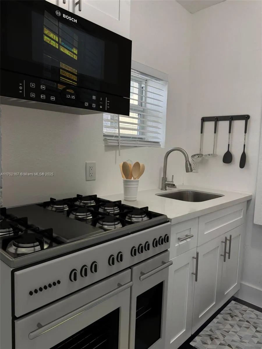 212 NW 15th St # 6, Miami FL 33136