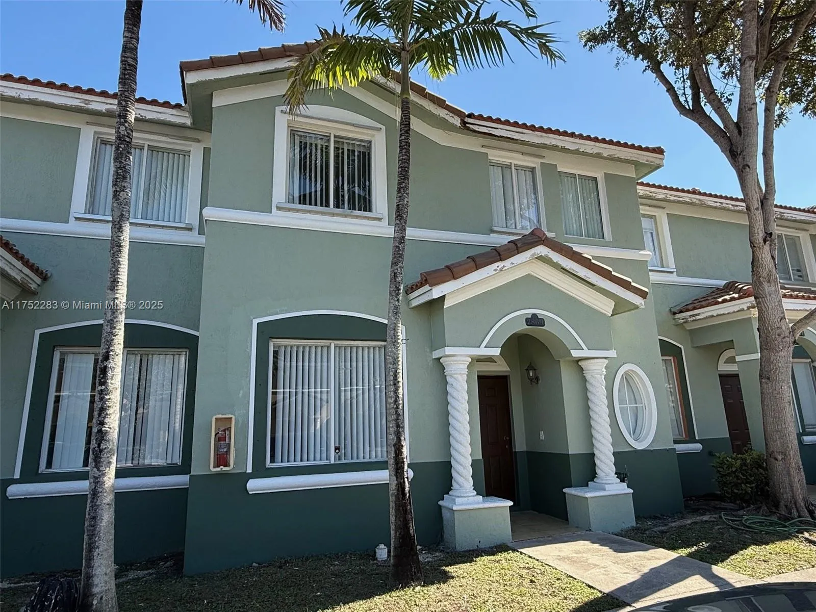 3 bedroom 3 bath for sale at 2869 SE 15th Rd # 70, Homestead FL 33035