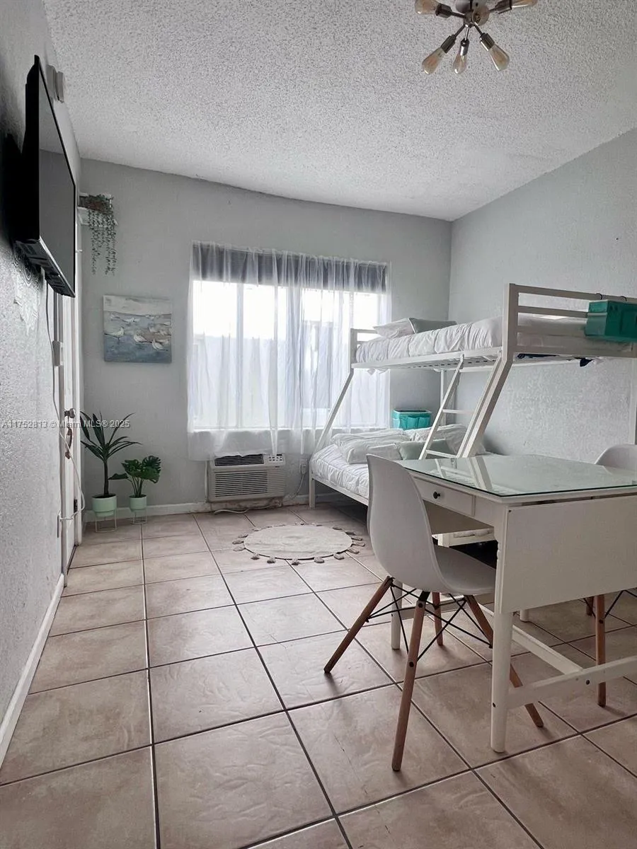 3700 Collins Ave # 202, Miami Beach FL 33140