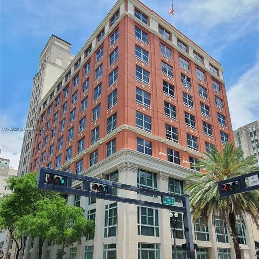 2 bedroom 2 bath for sale at 111 E Flagler St # 401, Miami FL 33131