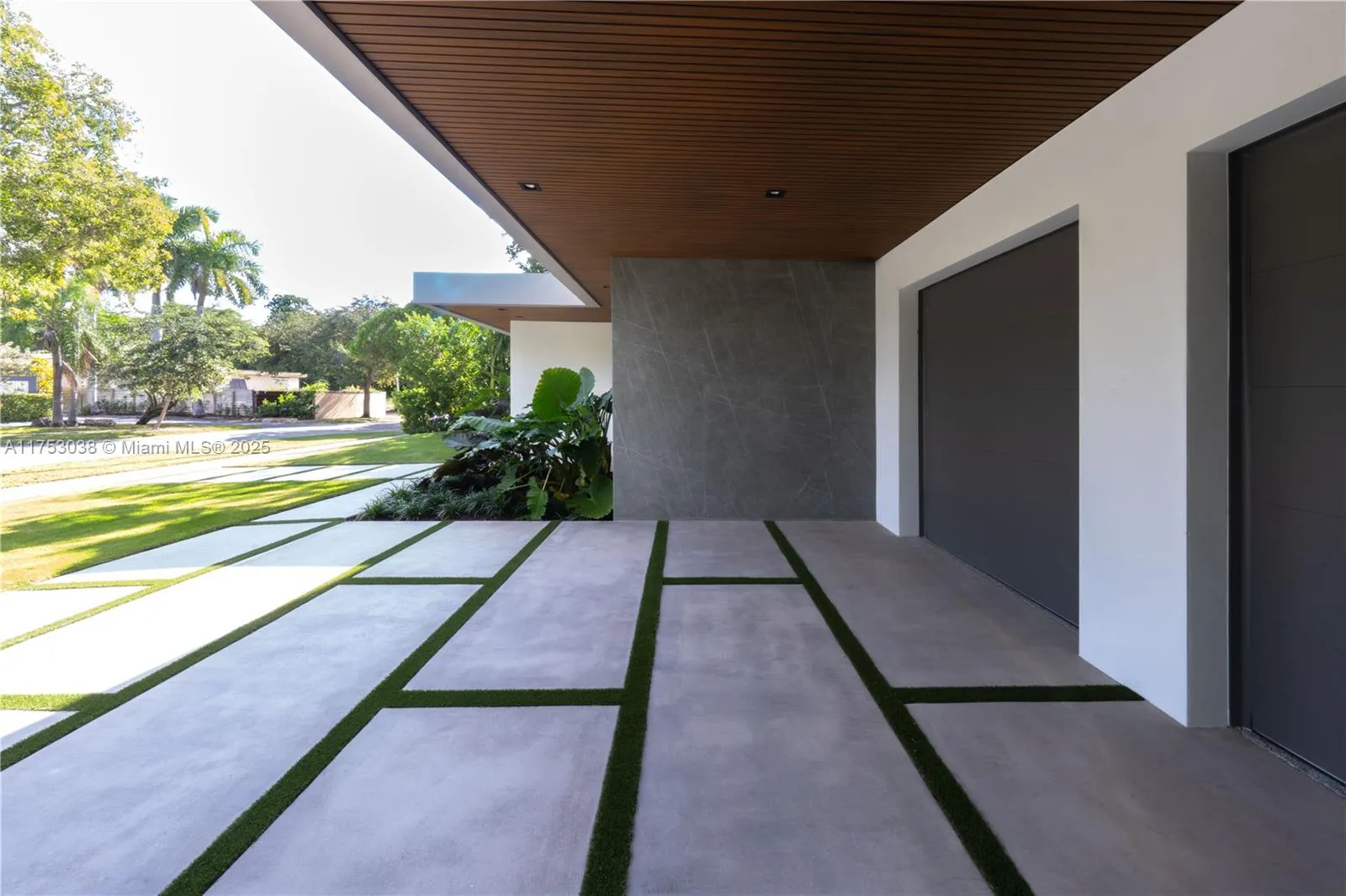 215 Shore Dr S, Miami FL 33133