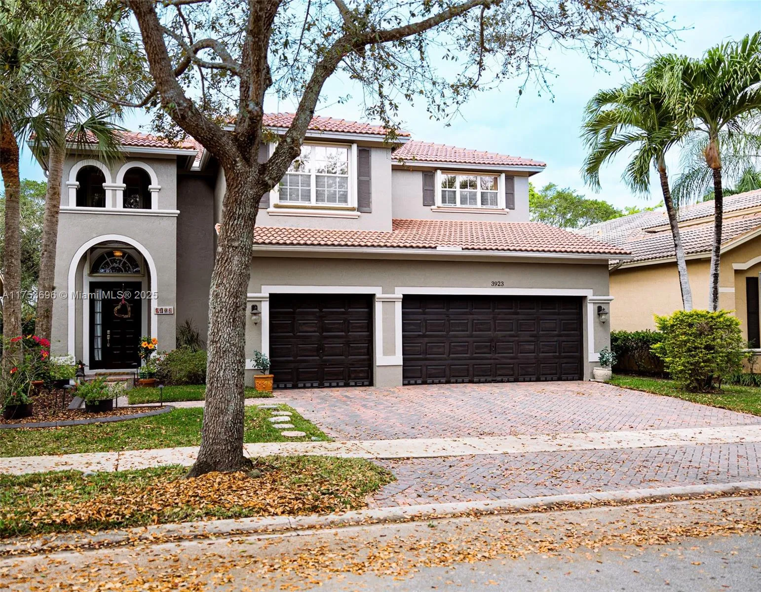 5 bedroom 4 bath for sale at 3923 Cascade Ter, Weston FL 33332