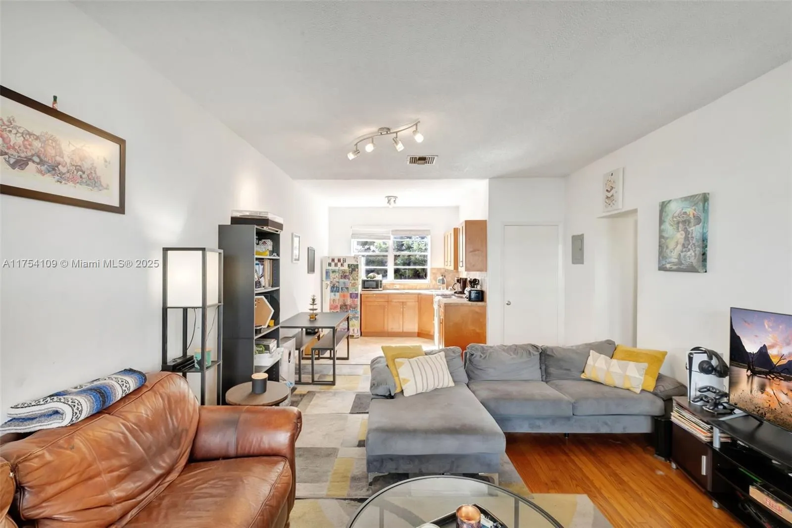 1 bedroom 1 bath for sale at 6881 Bay Dr # 3, Miami Beach FL 33141