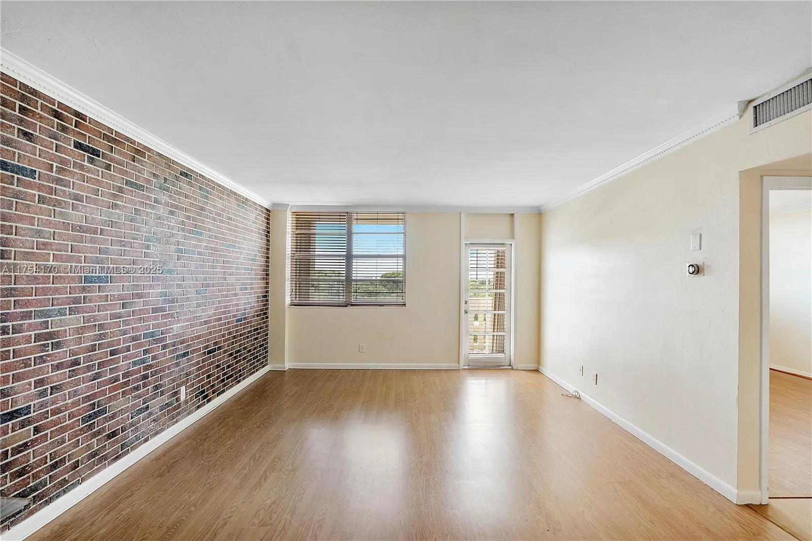 90 Edgewater Dr # 905, Coral Gables FL 33133