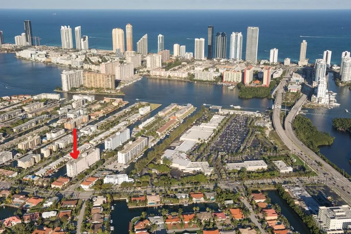 2 bedroom 2 bath for sale at 3545 NE 166th St # 807, North Miami Beach FL 33160