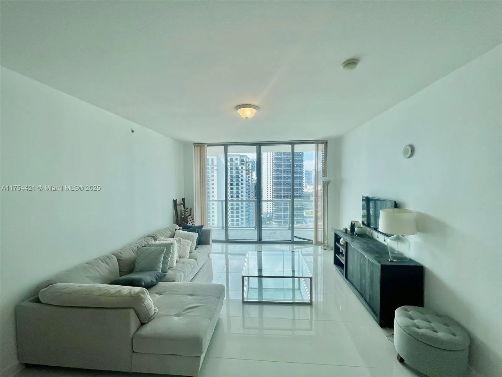 1111 SW 1st Ave # 3223, Miami FL 33130