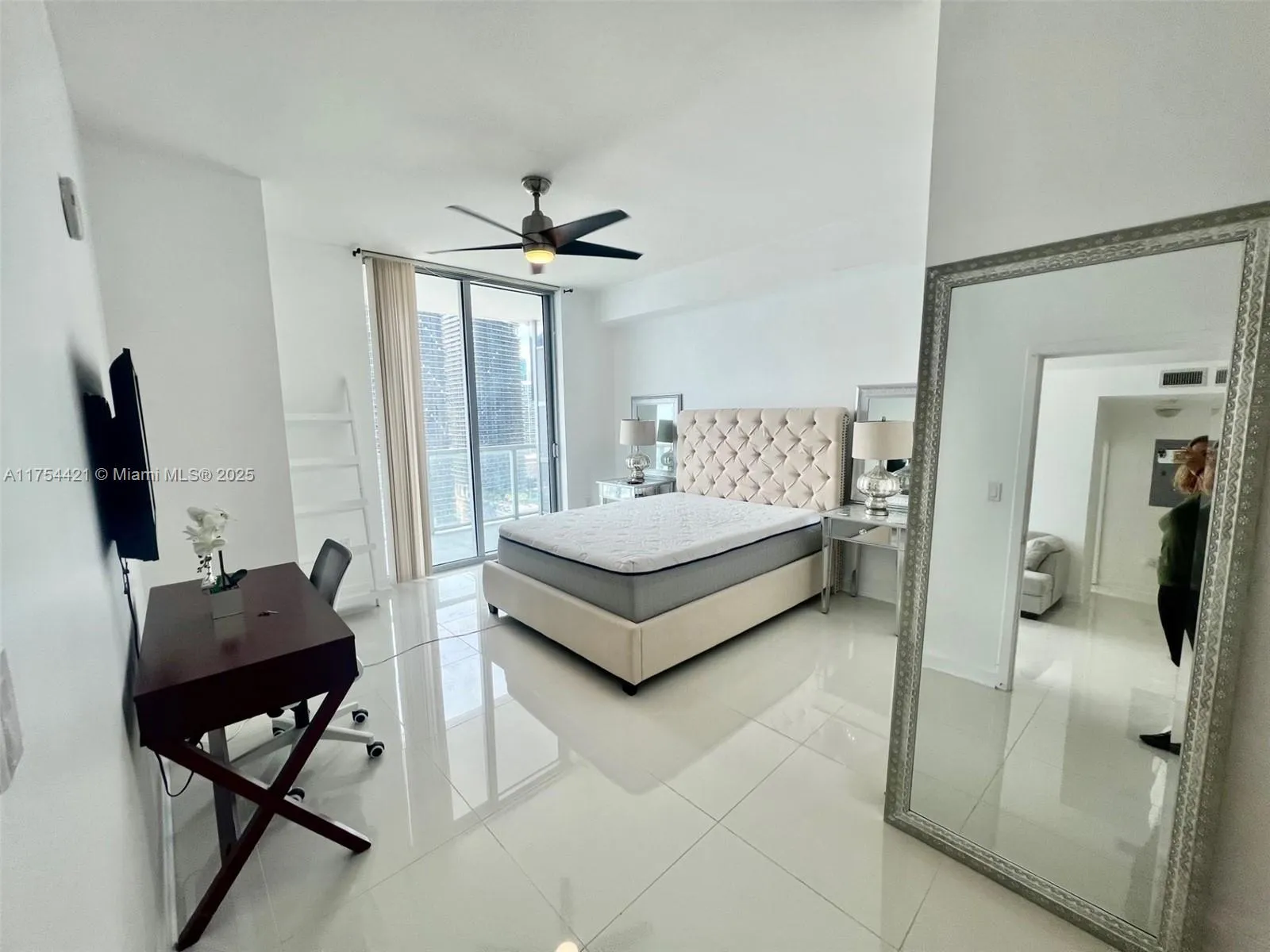 1111 SW 1st Ave # 3223, Miami FL 33130