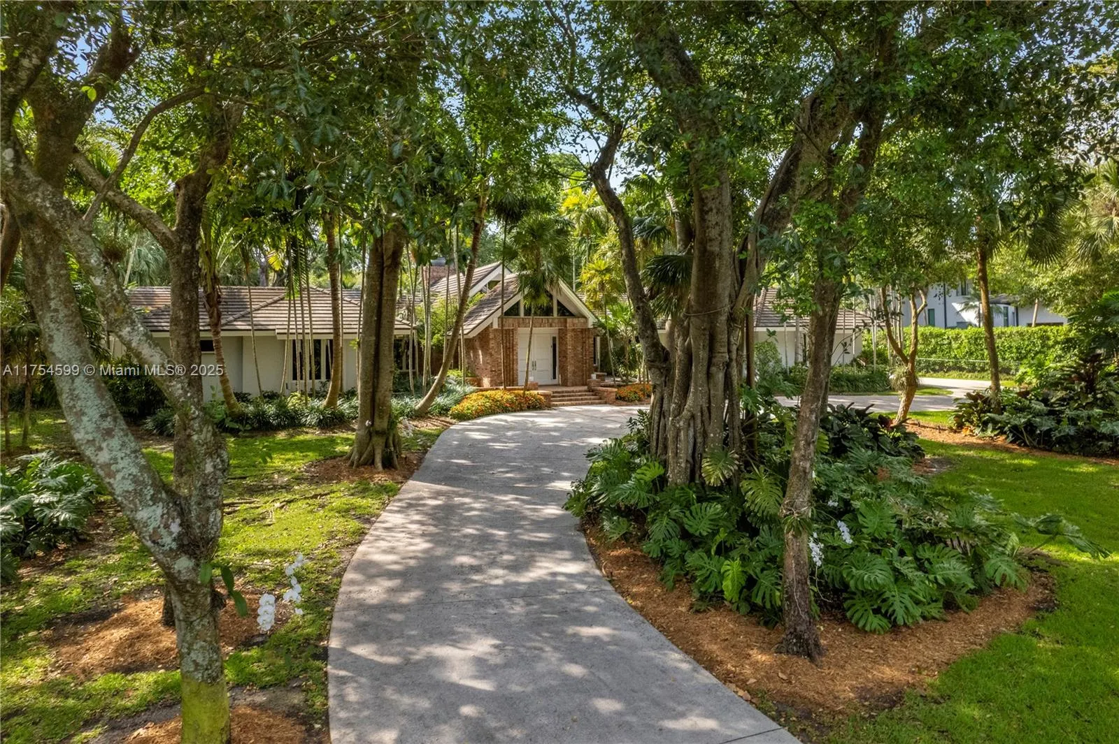 9000 Arvida Dr, Coral Gables FL 33156
