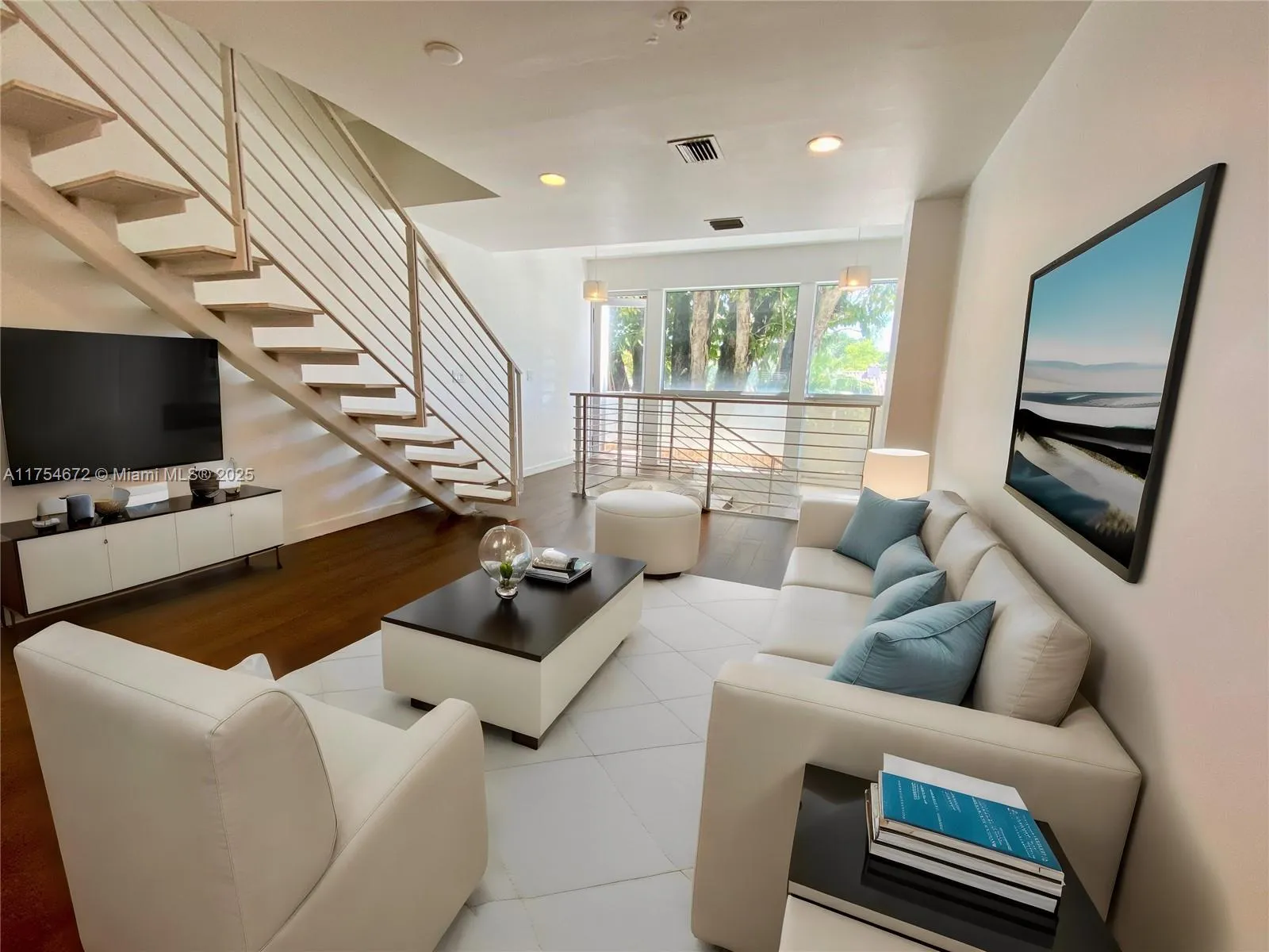2 bedroom 2 bath for sale at 1600 Michigan Ave # 8, Miami Beach FL 33139