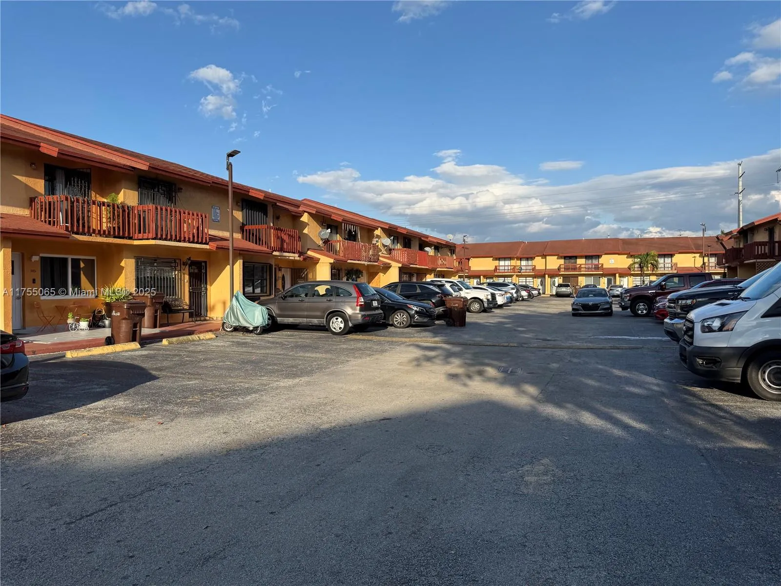 2 bedroom 1 bath for sale at 2211 W 52nd St # 211, Hialeah FL 33016