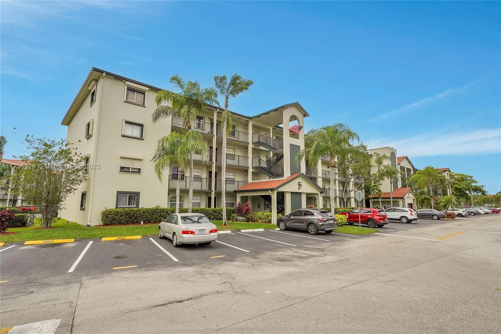2 bedroom 2 bath for sale at 1300 SW 130th Ave # 306F, Pembroke Pines FL 33027