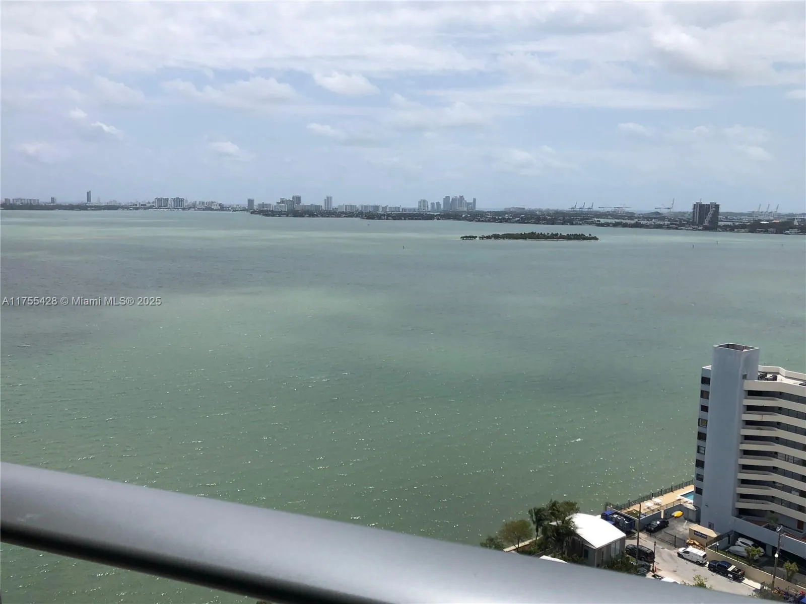 650 NE 32nd St # 2006, Miami FL 33137