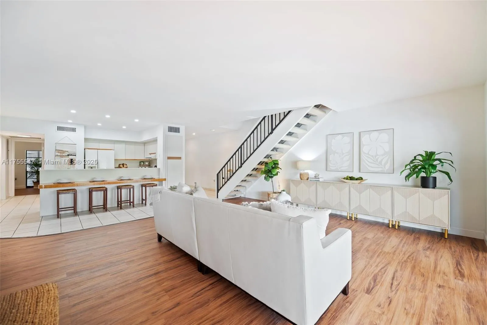 16408 Bridge End Rd, Miami Lakes FL 33014