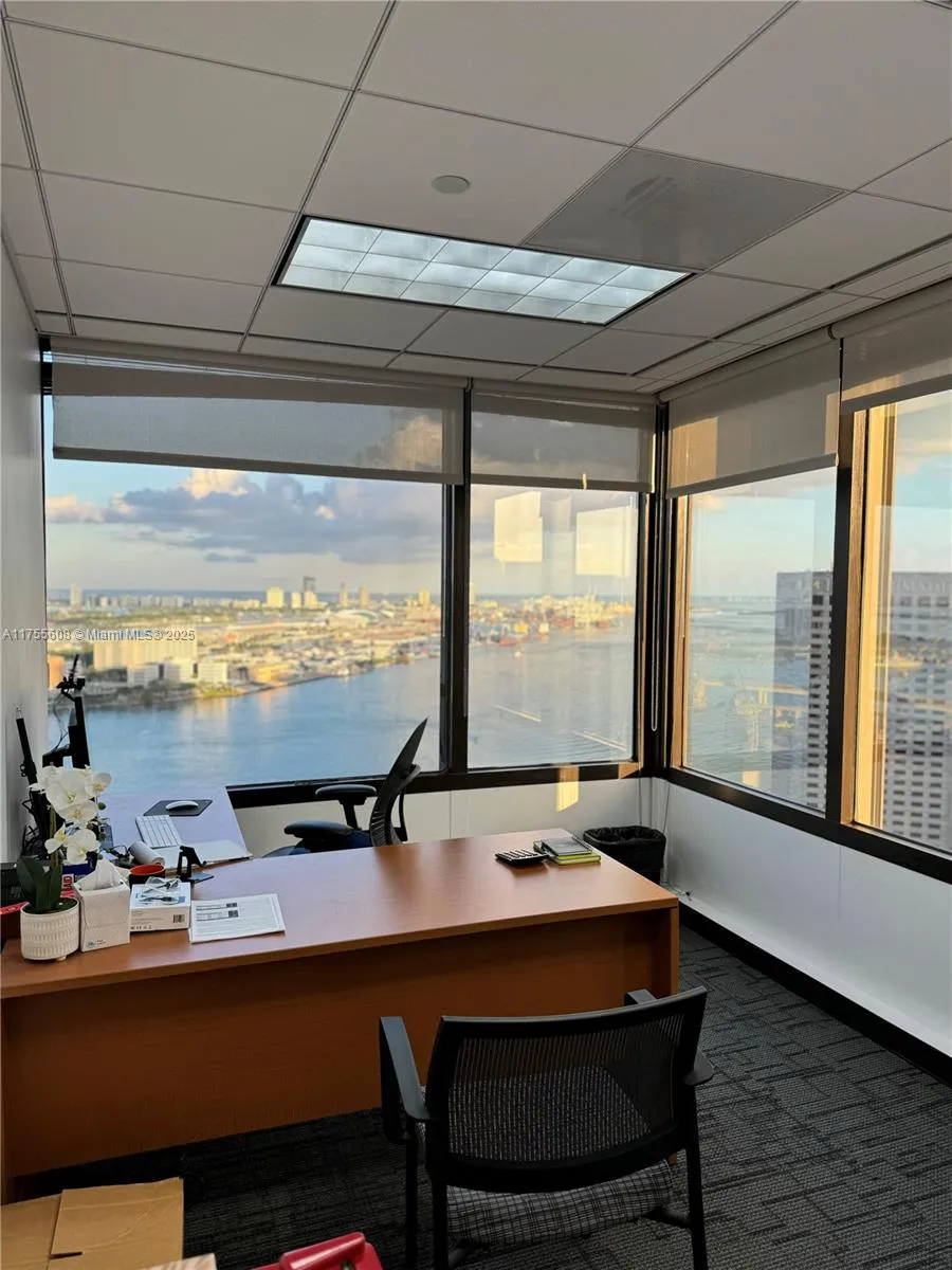 2 S Biscayne Blvd # 3200, Miami FL 33131