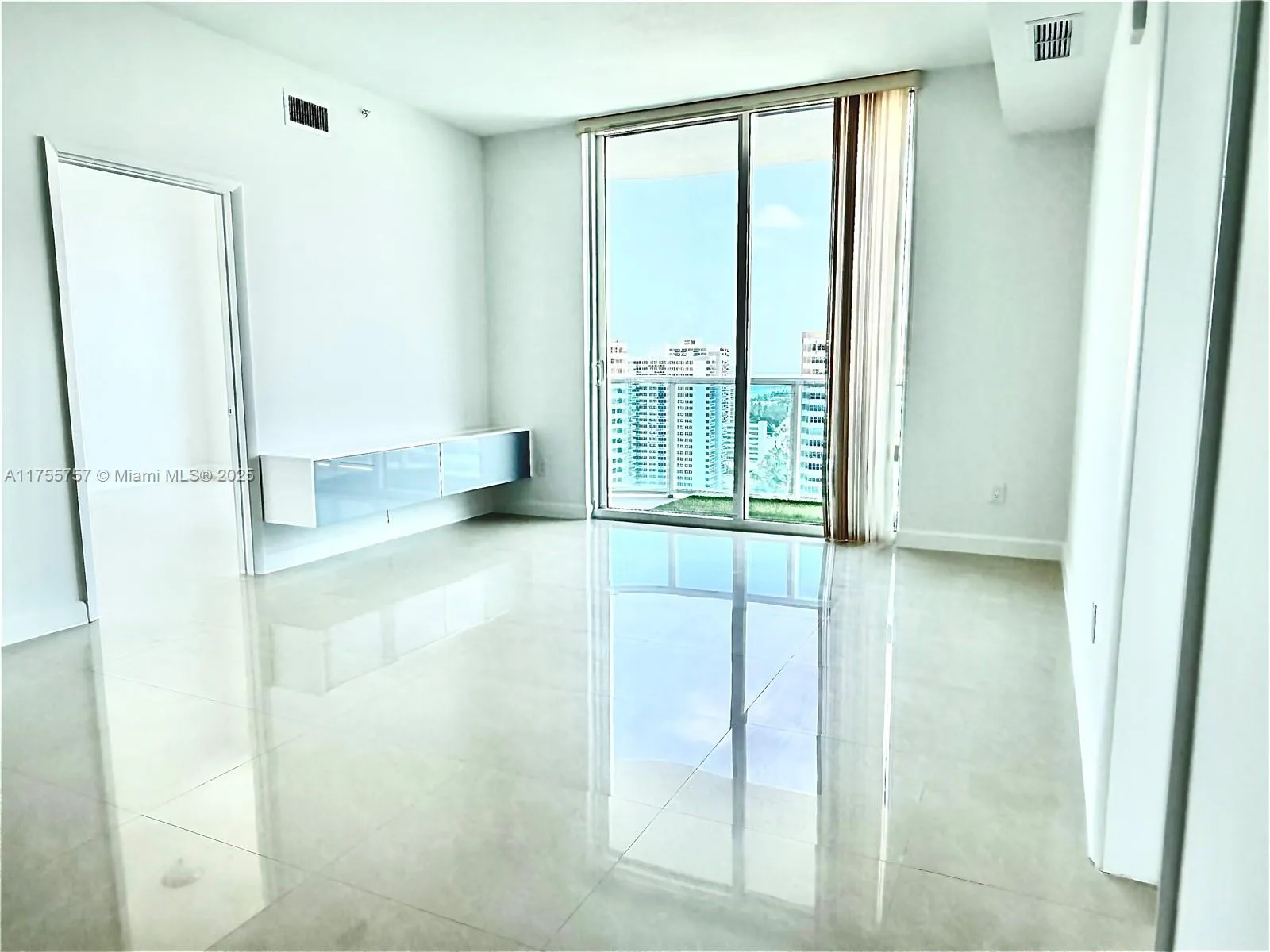 1945 S Ocean Dr # 2103, Hallandale Beach FL 33009