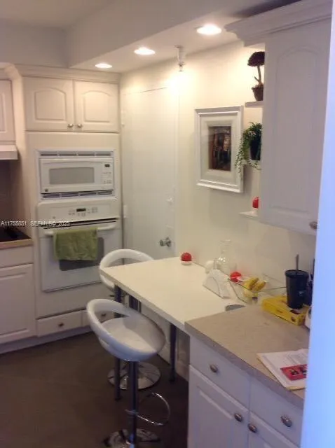 400 Kings Point Dr # 810, Sunny Isles Beach FL 33160
