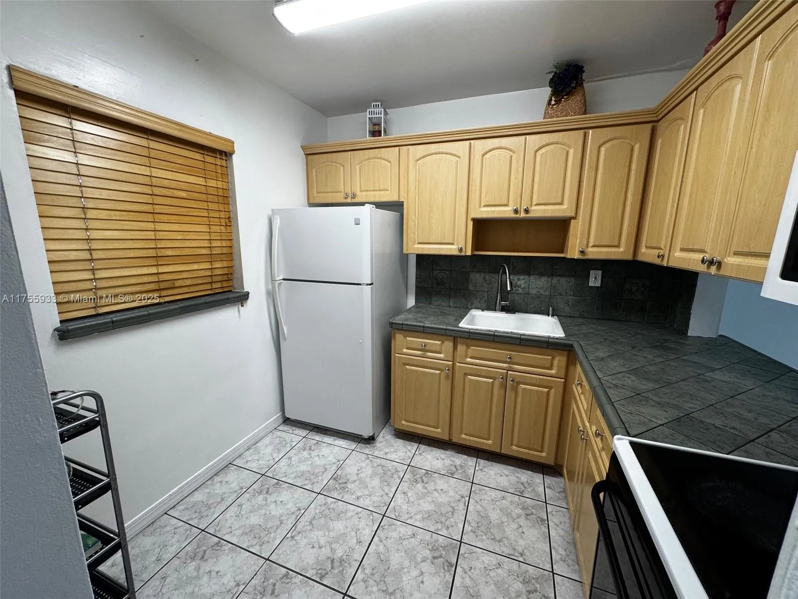 160 Royal Palm Rd # 214, Hialeah Gardens FL 33016