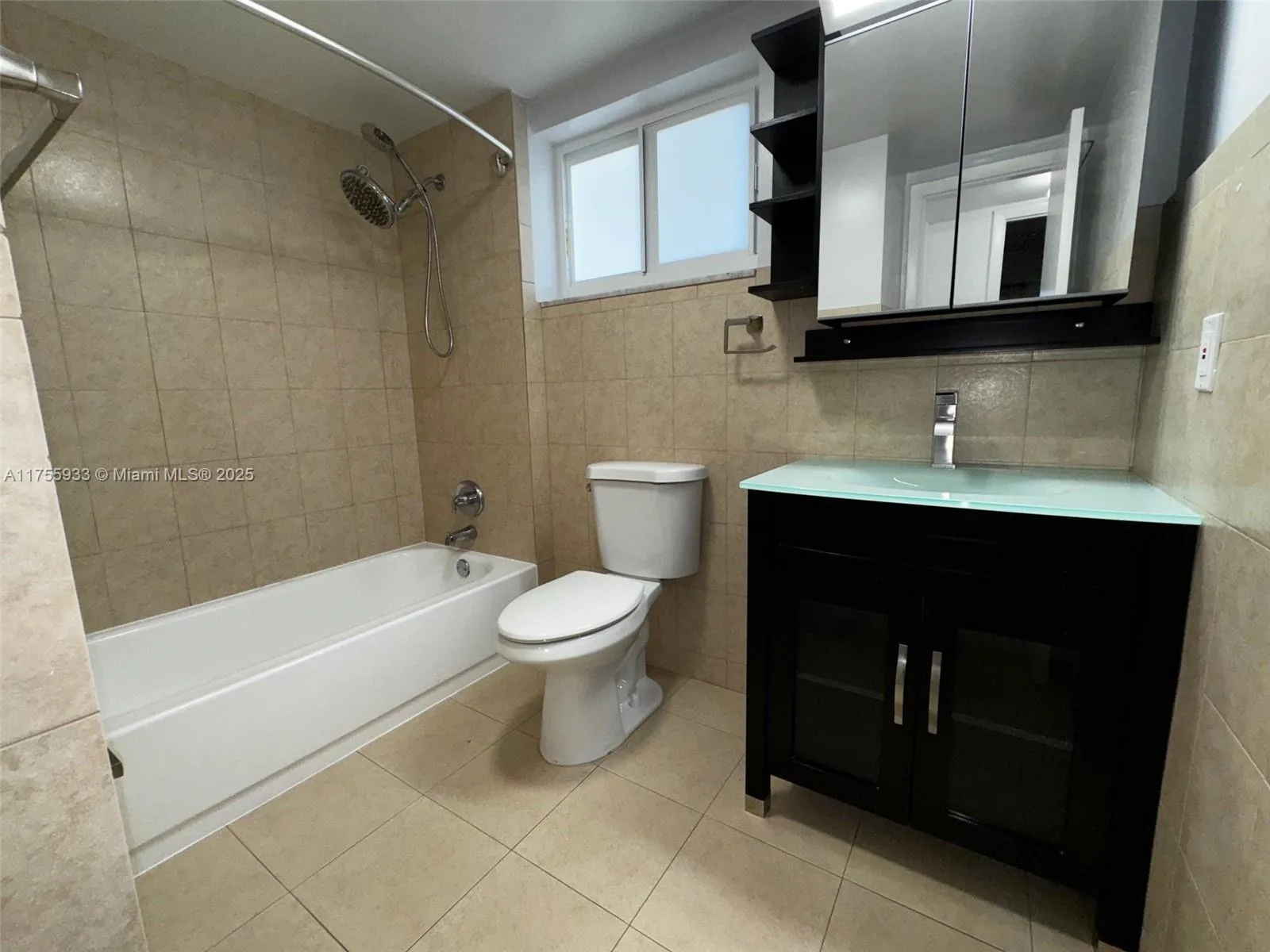 160 Royal Palm Rd # 214, Hialeah Gardens FL 33016