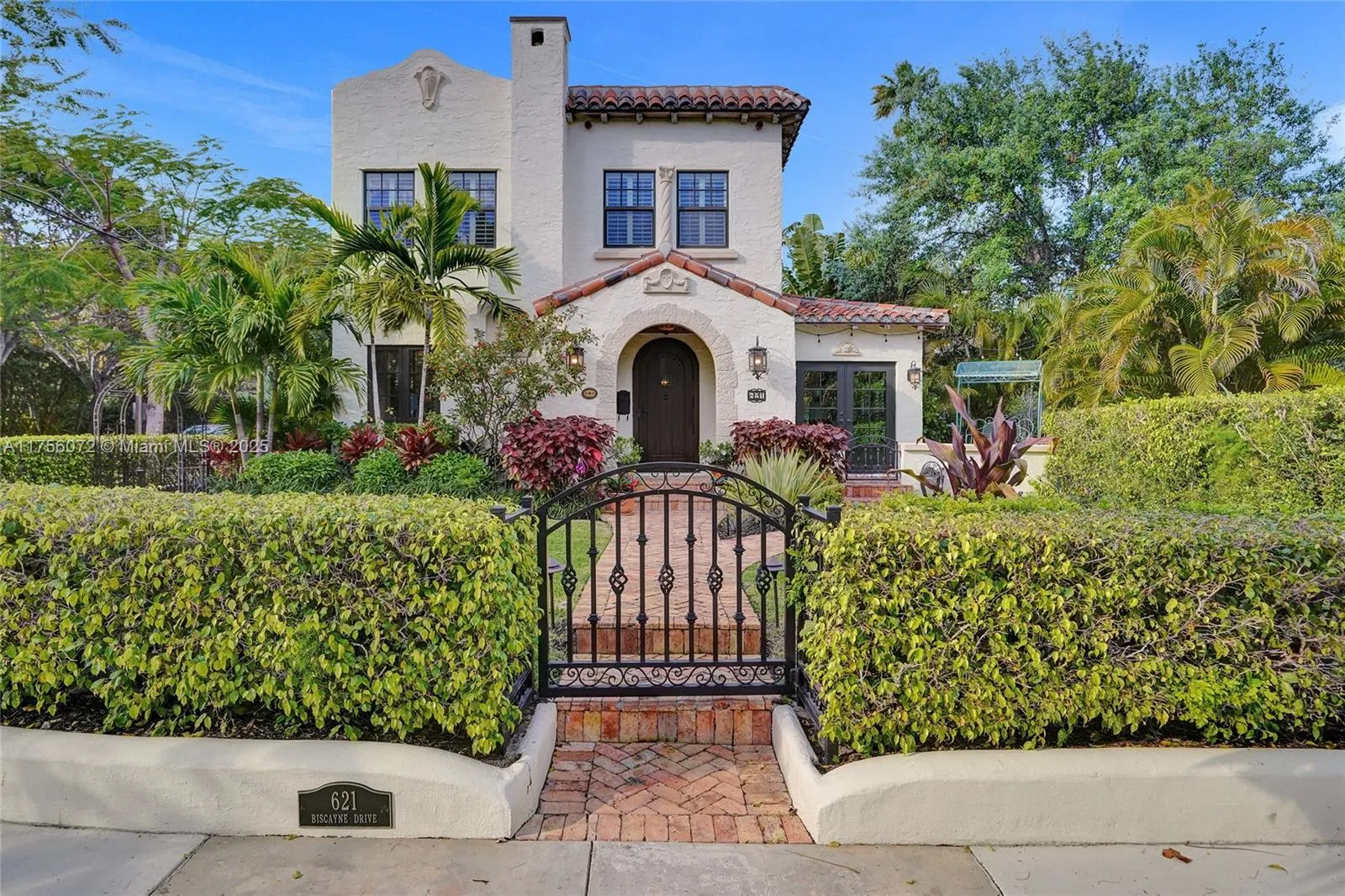 621 Biscayne Dr, West Palm Beach FL 33401