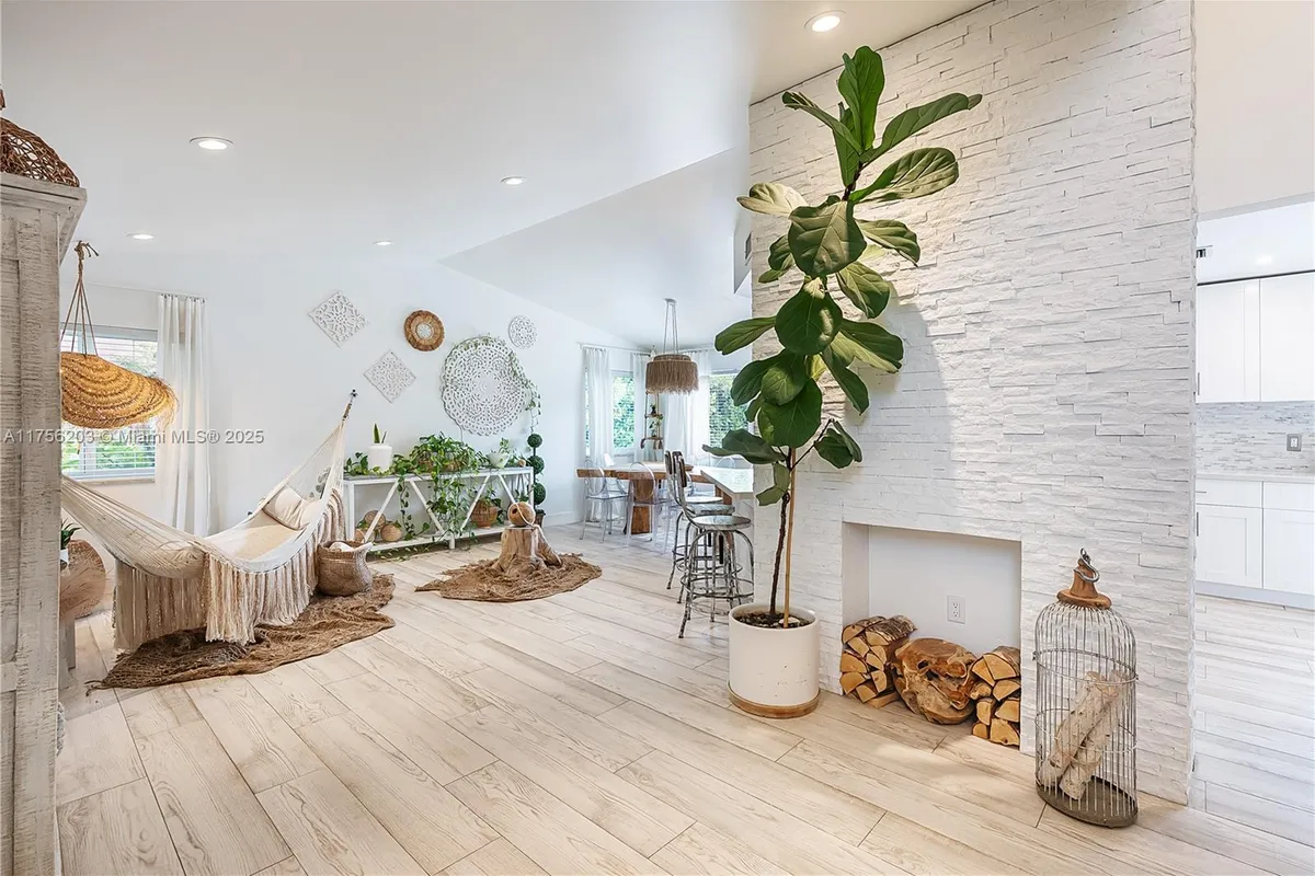 17974 SW 137TH PL, Miami FL 33177