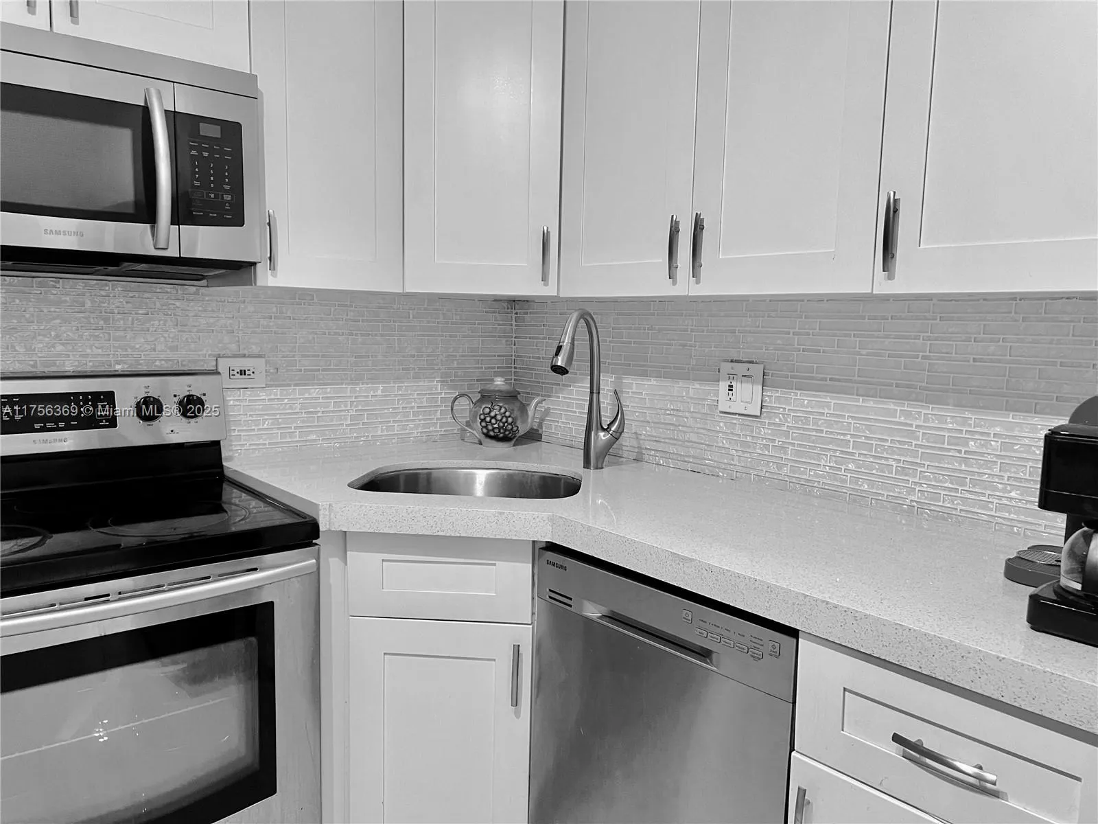 2801 NE 183rd St # 215W, Aventura FL 33160